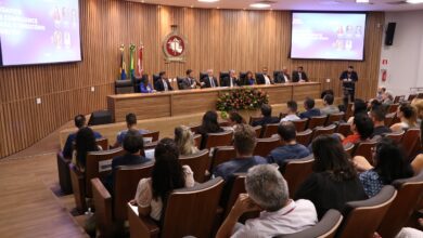 O presidente do TCE, conselheiro Paulo Curi Neto, e o procurador do MPC, Miguidônio Inácio Loiola Neto, compuseram a mesa de honra do evento no MP.